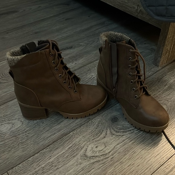 Women’s winter boots - Picture 1 of 1